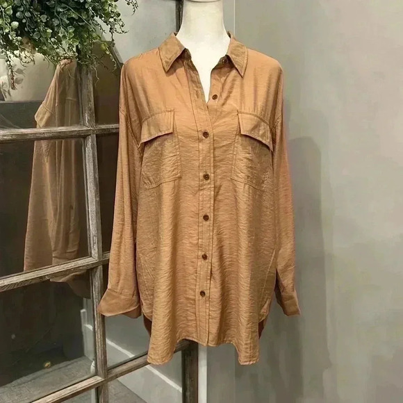 Banana Republic Button Up Top Petite - Picture 1 of 5